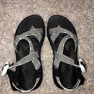 Chaco women’s size 7 sandals